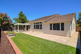 9465 Triathlon Ln, Elk Grove, CA 95758 - Photo 5