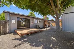 335 E Robinhood Dr, Stockton, CA 95207 - Photo 33