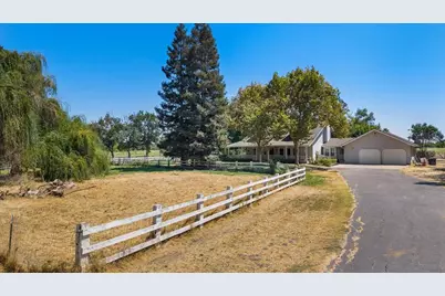 4900 California Avenue, Oakdale, CA 95361 - Photo 5