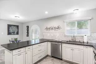 1164 Silver Lake Dr, Sacramento, CA 95831 - Photo 19