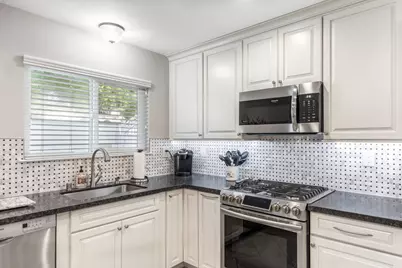 1164 Silver Lake Drive, Sacramento, CA 95831 - Photo 5