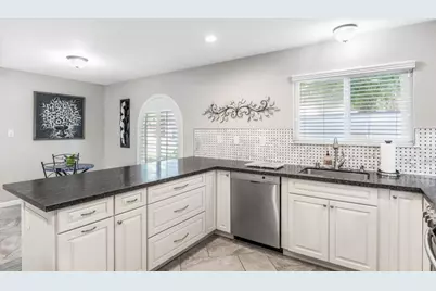 1164 E Silver Lake Drive, Sacramento, CA 95831 - Photo 25