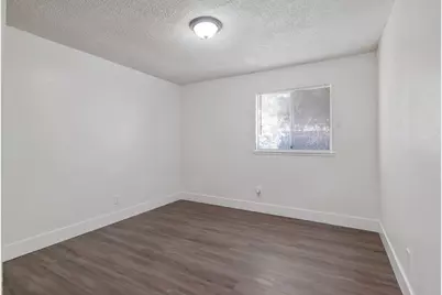 5451 W Santa Ana Avenue, Fresno, CA 93722 - Photo 19