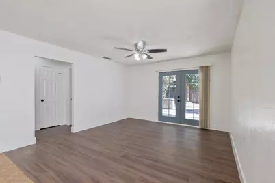 5451 W Santa Ana Avenue, Fresno, CA 93722 - Photo 11
