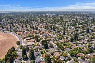 1900 Lakeshore Dr, Modesto, CA 95355 - Photo 53