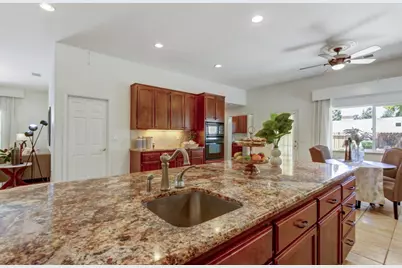 5694 Rolling Oak Dr., Sacramento, CA 95841 - Photo 21