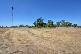 9472 Rogers Rd, Sacramento, CA 95829 - Photo 3