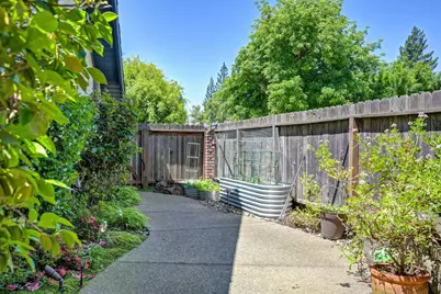 7671 Greenhaven Drive, Sacramento, CA 95831 - Photo 47