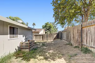7677 Harvest Woods Dr, Sacramento, CA 95828 - Photo 33