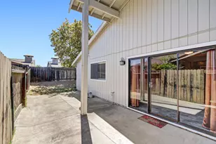 7677 Harvest Woods Dr, Sacramento, CA 95828 - Photo 27