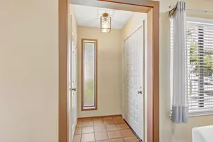 7677 Harvest Woods Dr, Sacramento, CA 95828 - Photo 5