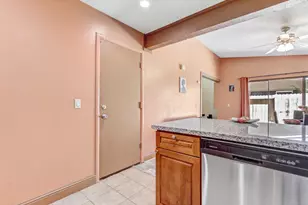 7677 Harvest Woods Dr, Sacramento, CA 95828 - Photo 19
