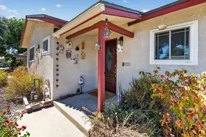4553 E Redlands Avenue, Fresno, CA 93726 - Photo 3
