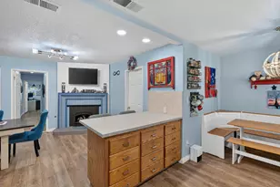 4553 E Redlands Ave, Fresno, CA 93726 - Photo 9