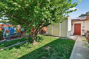 4553 E Redlands Ave, Fresno, CA 93726 - Photo 25