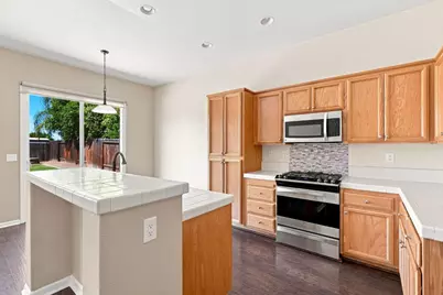 210 Ashwood Court, Lincoln, CA 95648 - Photo 3