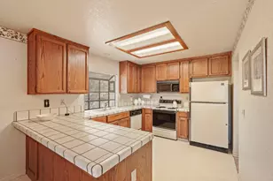2000 Thrush Ct, Lodi, CA 95240 - Photo 11