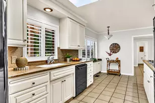 1071 W Monterey Ave, Stockton, CA 95204 - Photo 11