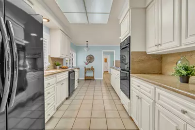 1071 W Monterey Avenue, Stockton, CA 95204 - Photo 11