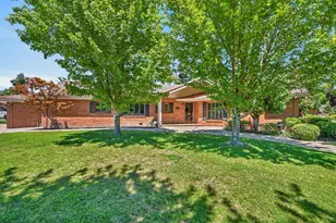 1071 W Monterey Ave, Stockton, CA 95204 - Photo 1