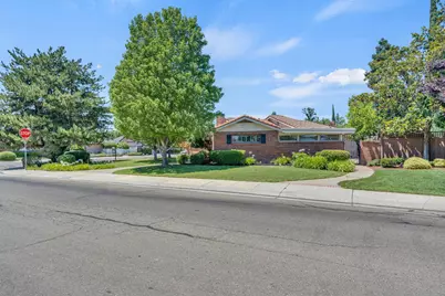 1071 W Monterey Avenue, Stockton, CA 95204 - Photo 5