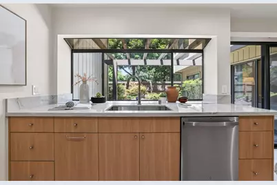 1235 Vanderbilt Way, Sacramento, CA 95825 - Photo 31