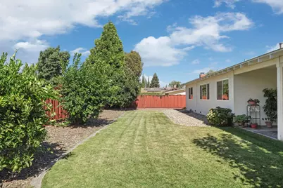 2709 Chapel Court, Modesto, CA 95355 - Photo 27