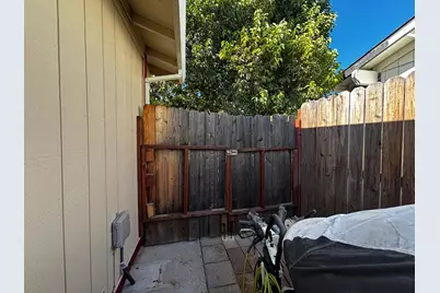 9800 Crimsonwood Way, Sacramento, CA 95827 - Photo 35