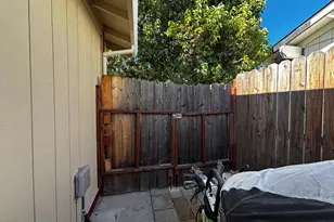 9800 Crimsonwood Way, Sacramento, CA 95827 - Photo 35