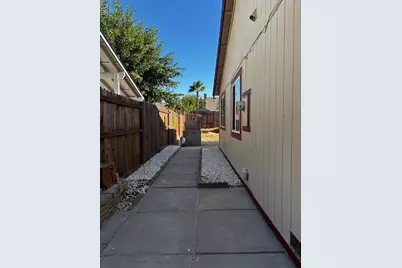 9800 Crimsonwood Way, Sacramento, CA 95827 - Photo 39