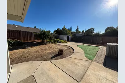 9800 Crimsonwood Way, Sacramento, CA 95827 - Photo 31