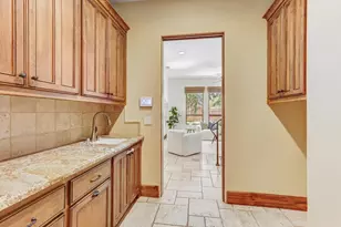 922 Shore Breeze Dr, Sacramento, CA 95831 - Photo 69