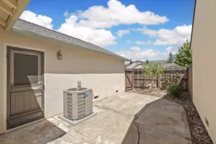 647 Village Dr, Galt, CA 95632 - Photo 27
