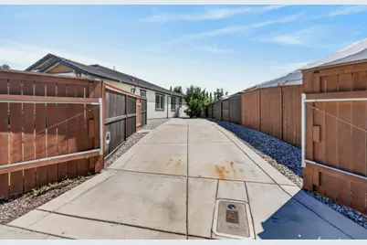9526 Cote Dor, Elk Grove, CA 95624 - Photo 71