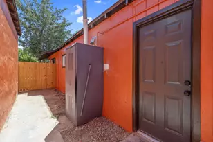 1114 N Conyer St, Visalia, CA 93291 - Photo 27