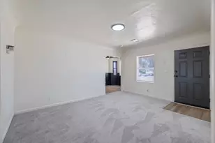 1114 N Conyer St, Visalia, CA 93291 - Photo 7