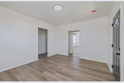 1114 N Conyer Street, Visalia, CA 93291 - Photo 47