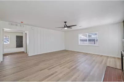 1114 N Conyer Street, Visalia, CA 93291 - Photo 23