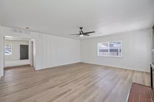 1114 N Conyer St, Visalia, CA 93291 - Photo 23