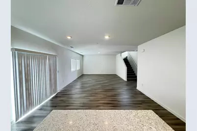 8861 Stratham Way, Elk Grove, CA 95758 - Photo 5