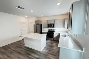 8861 Stratham Wy, Elk Grove, CA 95758 - Photo 7