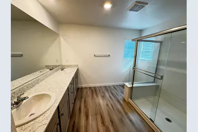 8861 Stratham Way, Elk Grove, CA 95758 - Photo 17