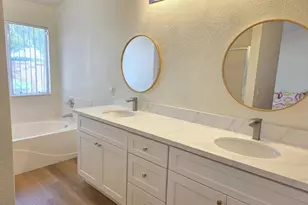 9009 Bungalow Way, Elk Grove, CA 95758 - Photo 11