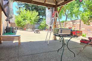 9009 Bungalow Way, Elk Grove, CA 95758 - Photo 15