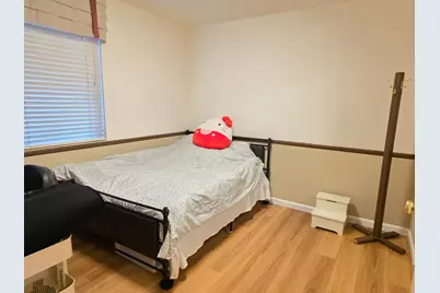 9009 Bungalow Way, Elk Grove, CA 95758 - Photo 9