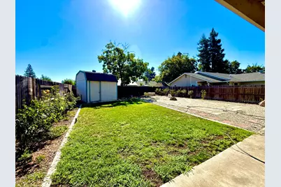 8177 Oak Landing Court, Sacramento, CA 95828 - Photo 7