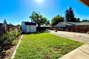 8177 Oak Landing Ct, Sacramento, CA 95828 - Photo 7