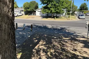 4781 Oakhollow Dr, Sacramento, CA 95842 - Photo 23