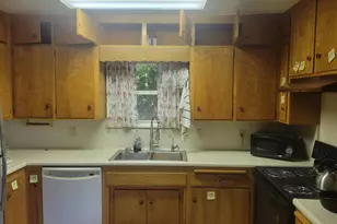 513 Fairview Ave, Madera, CA 93637 - Photo 9