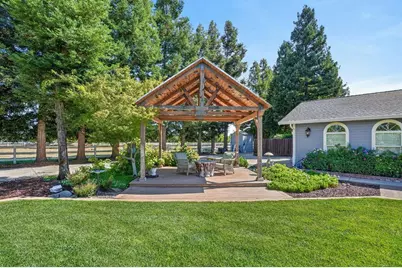 310 S Bern Avenue, Stockton, CA 95215 - Photo 9